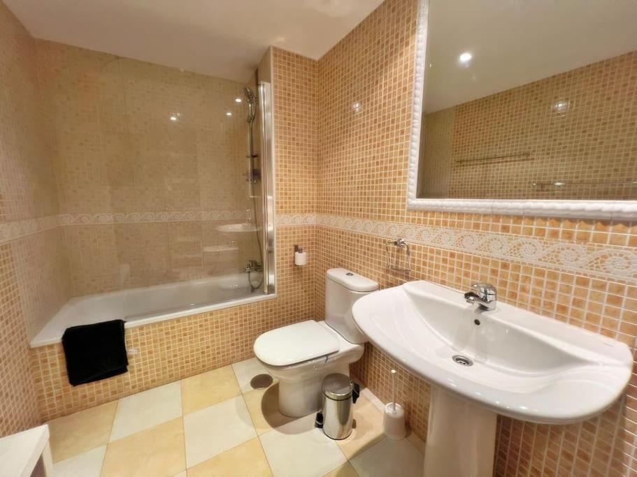 Magnifico Y Amplio Apartamento Con Terraza Fuengirola Exterior foto